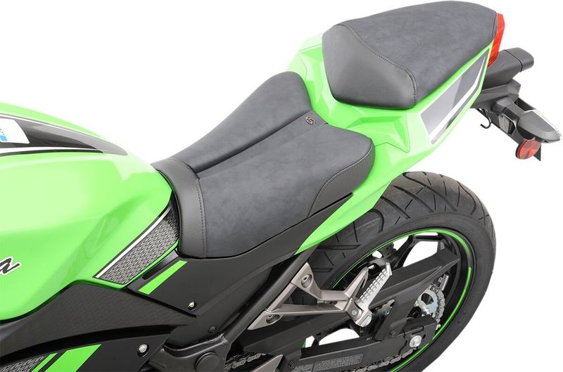 Sadel Saddlemen Channel Saddlesuede svart Kawasaki 13-17
