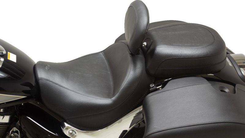 Touringsadel Mustang Recessed bred Suzuki Boulevard 15-19