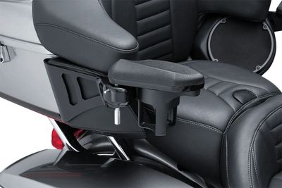 Sadel Kuryakyn Armrests passagerare svart Touring 14-24, Trike 14-21