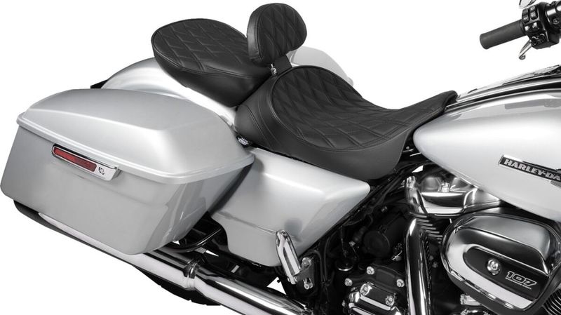 Ryggstöd Drag Specialties EZ Glide II vinyl dubbel diamond svart