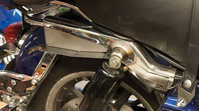 Skärmpanel FLHX Street Glide 06-upp mellan skärm/packväskor, plåtren