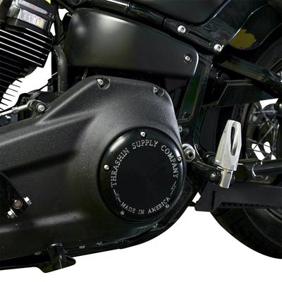 Derbylock Thrashin Supply billet svart Softail 18-upp