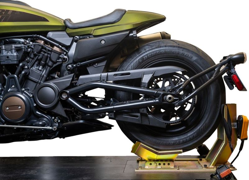 Lyft bak Kodlin 25mm svart RH1250S Sportster S 21-24