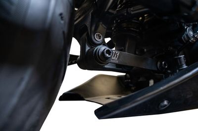 Lyft bak Kodlin 25mm svart RH1250S Sportster S 21-24