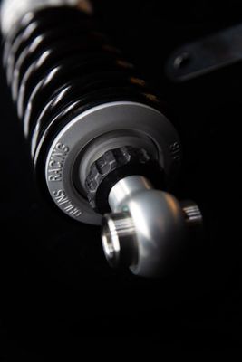 Stötdämpare Öhlins STX 46 Softail 18-24