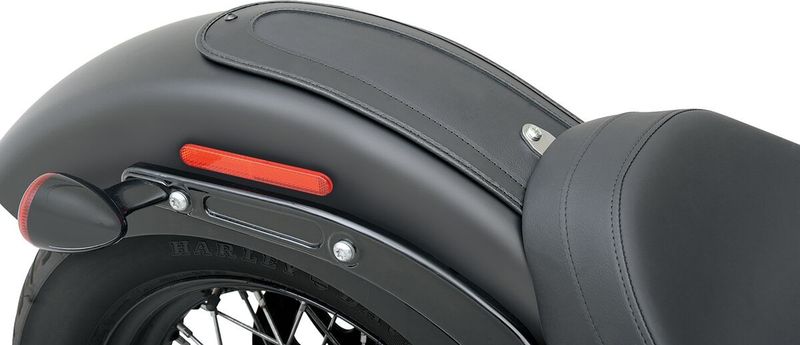 Skärm Drag Specialties slät vinyl svart Softail 11-17