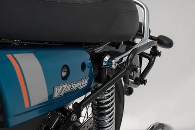 Sidohållare SW-Motech SLC svart vänster Moto Guzzi 17-20