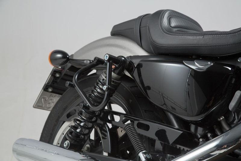 Sidohållare SW-Motech SLC svart höger Sportster 04-22