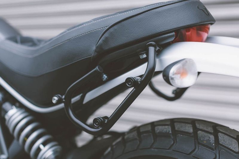 Sidohållare SW-Motech SLC svart vänster Ducati 15-20
