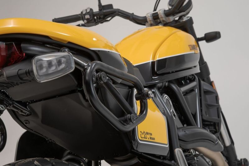 Sidohållare SW-Motech SLC svart höger Ducati 17-24