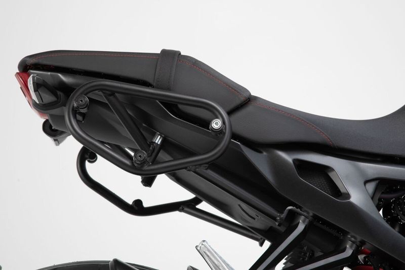 Sidohållare SW-Motech SLC svart höger Honda Neo Sports Cafe 18-20