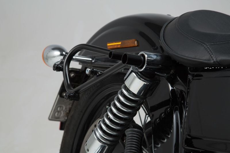 Sidohållare SW-Motech SLC svart Dyna 09-17