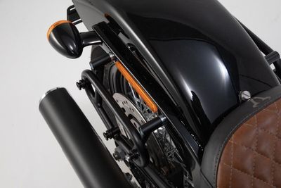 Sidohållare SW-Motech SLC svart Softail 18-upp