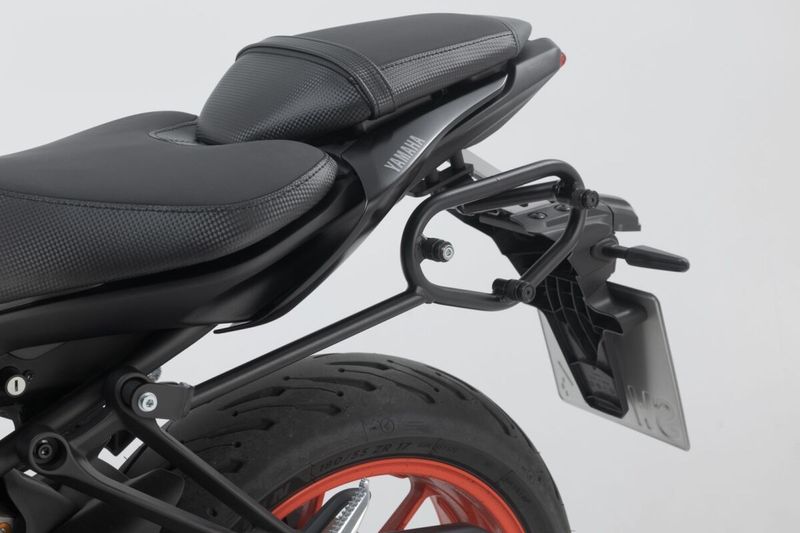 Sidohållare SW-Motech SLC svart vänster Yamaha 18-24