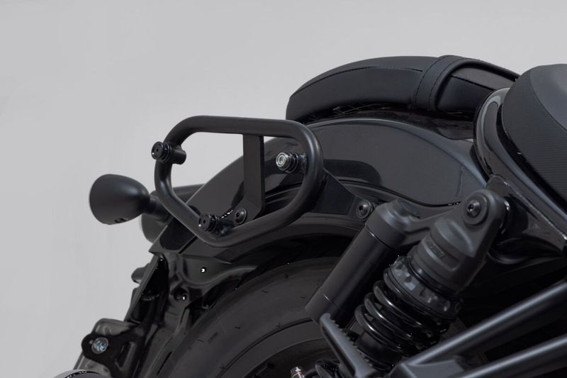 Sidohållare SW-Motech SLC svart höger Honda 21-upp