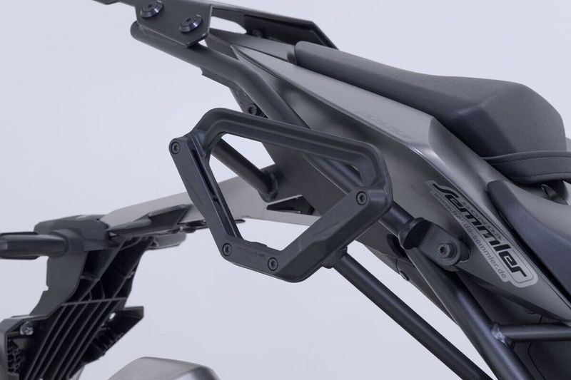 Sidohållare SW-Motech V-LOC höger Honda Hornet 25-upp