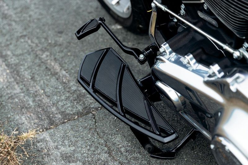 Fotpinnar Kuryakyn Phantom Shift Brake H-D 20-24 svart