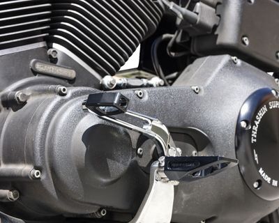 Fotpinne växelspak Thrashin Supply P-54 billet H-D 35-upp svart