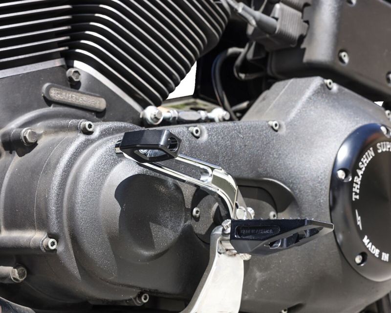 Fotpinne växelspak Thrashin Supply P-54 billet H-D 35-upp svart