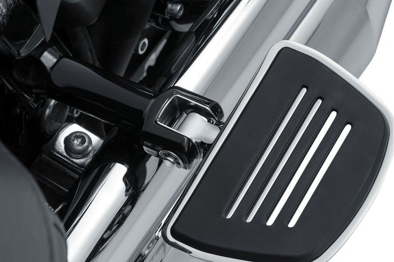 Adaptrar Kuryakyn Footpeg Softail 18-upp KUR8923