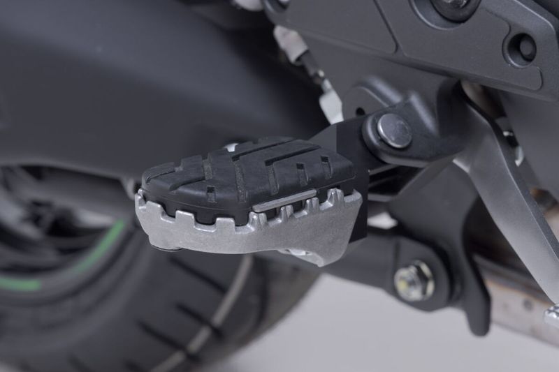 Fotstöd SW-Motech Kawasaki Versys / Versys SE 25-upp svart
