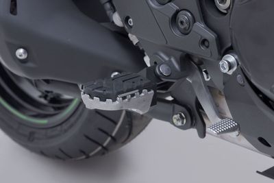 Fotstöd SW-Motech Kawasaki Versys / Versys SE 25-upp svart