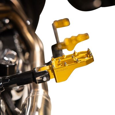 Fotpinnar Thrashin Supply Aggressor H-D 72-upp guld