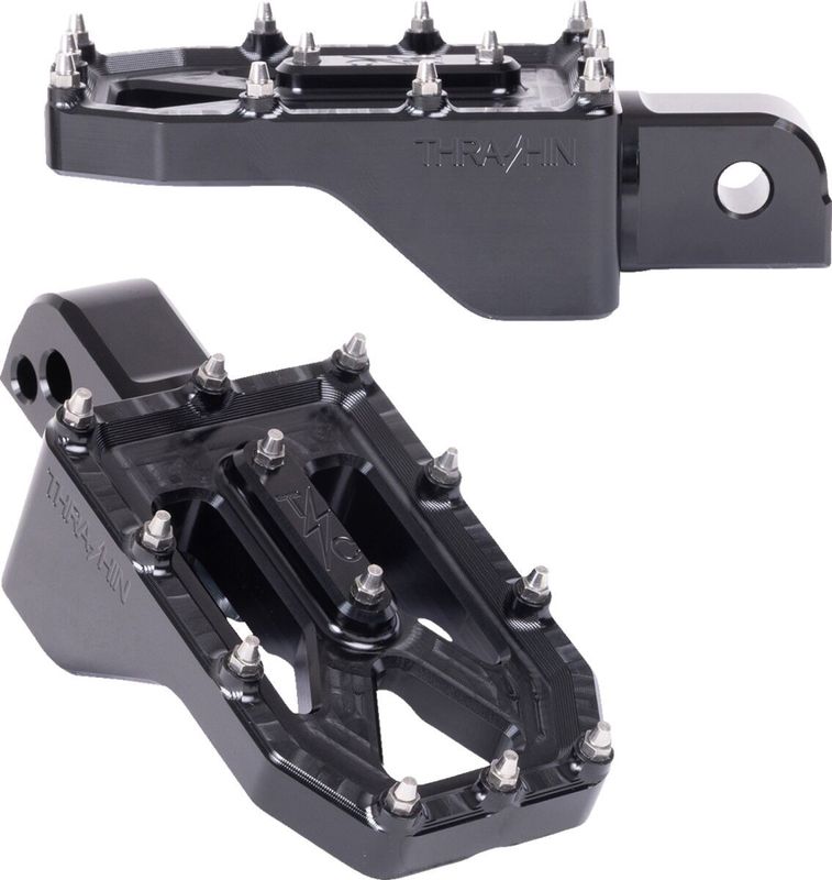 Fotpinnar Thrashin Supply Aggressor Rear Softail 18-upp svart