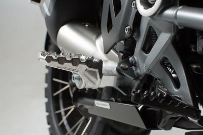 Fotstöd SW-Motech EVO Cfmoto 800 MT-X / 800 MT-X Comfort 25-upp FRS.10.112.10000