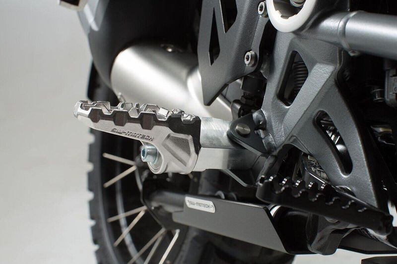 Fotstöd SW-Motech EVO Cfmoto 800 MT-X / 800 MT-X Comfort 25-upp FRS.10.112.10000
