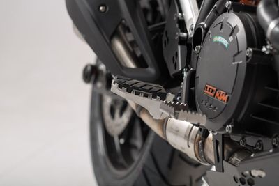 Fotstöd SW-Motech 790 Adv Ktm 03-upp, Husqvarna 22-24