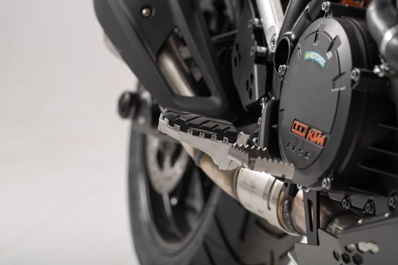 Fotstöd SW-Motech 790 Adv Ktm 03-upp, Husqvarna 22-24