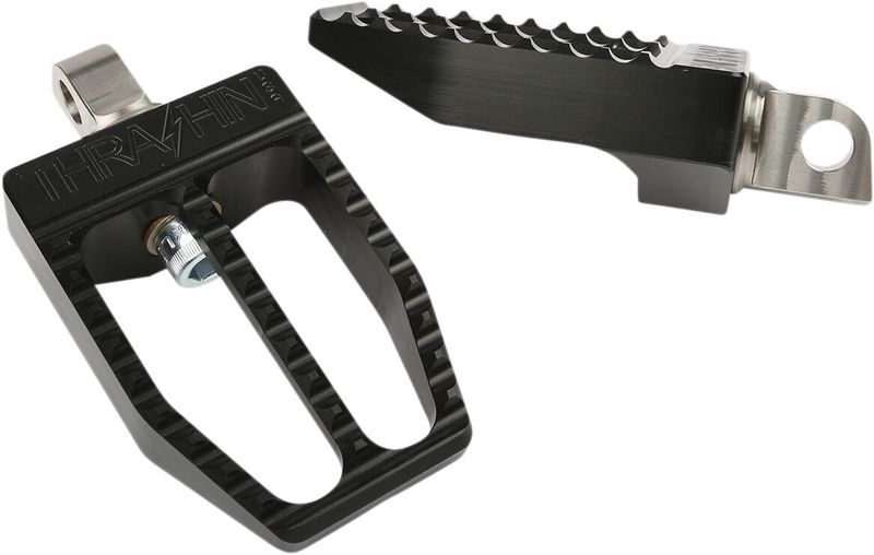 Fotpinnar Thrashin Supply Militant svart H-D 36-upp