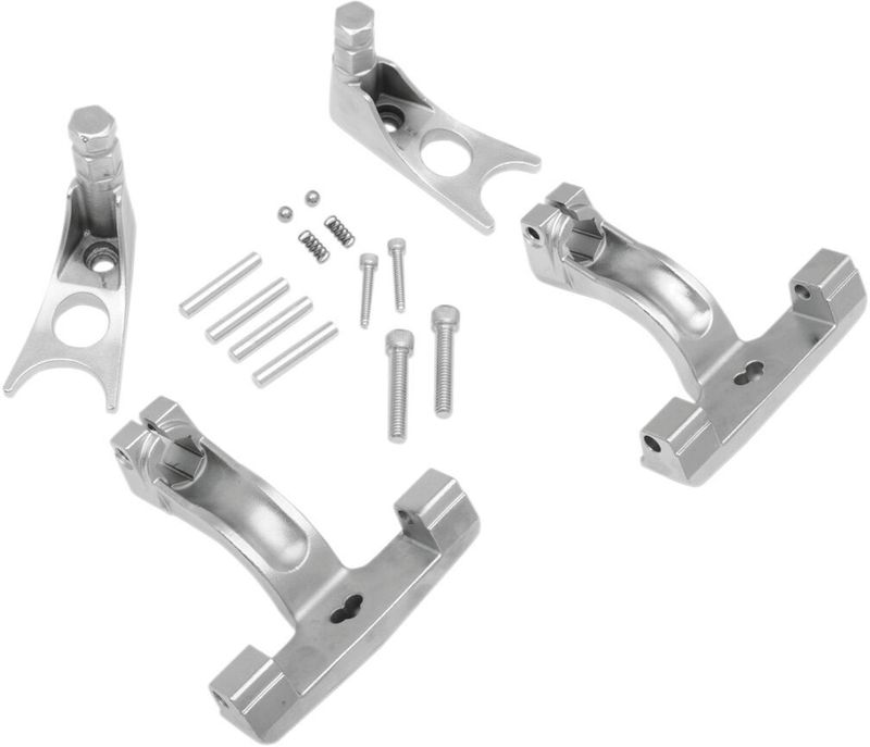 Monteringssats fotplatta Drag Specialties passagerare krom Softail 01-14