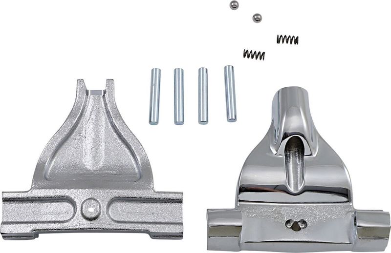 Fäste fotplatta Drag Specialties passagerare Softail 18-23 krom