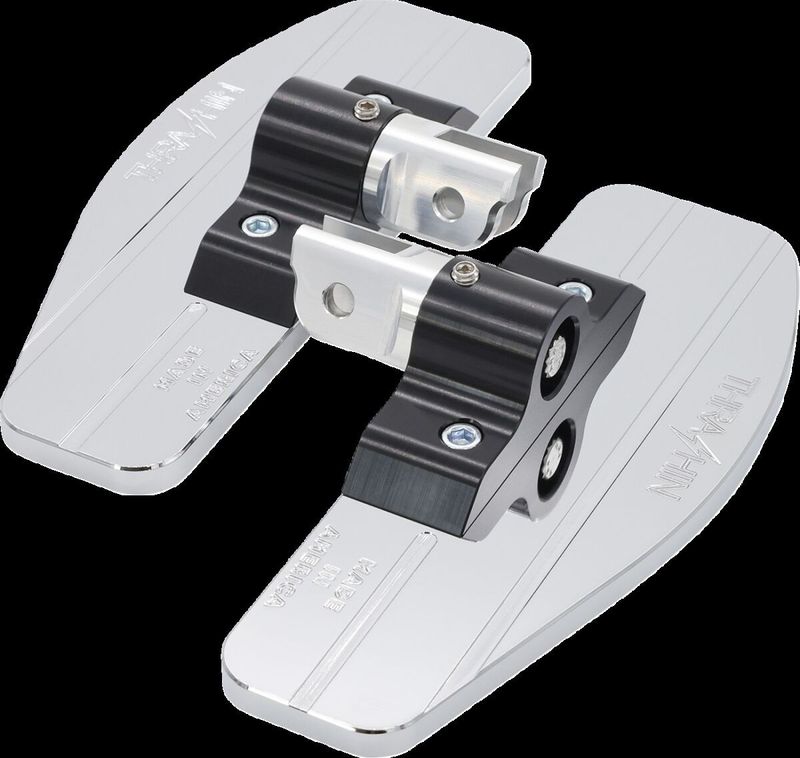 Fotplattor Thrashin Supply krom Softail 18-upp