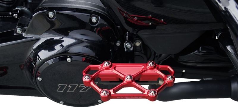 Fotplattor Arlen Ness diamond passagerare H-D 83-24 röd