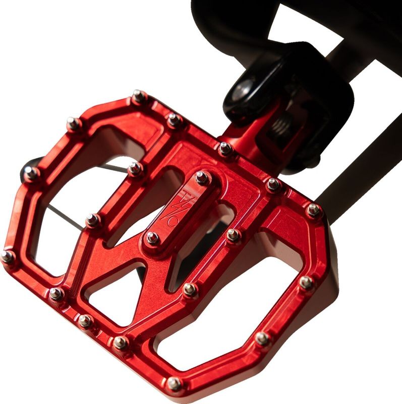 Fotplattor Thrashin Supply Aggressor Mini Rear H-D 72-upp röd