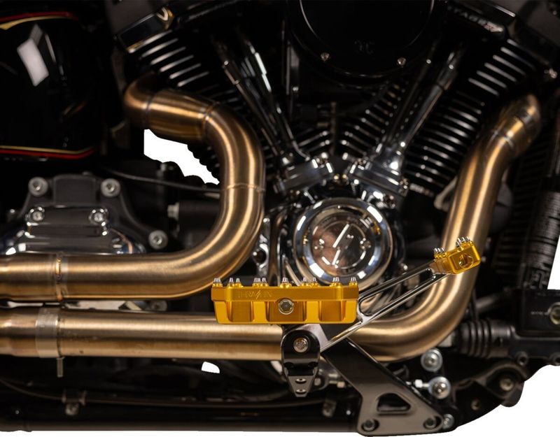 Fotplattor Thrashin Supply Aggressor Mini Rear H-D 72-upp guld