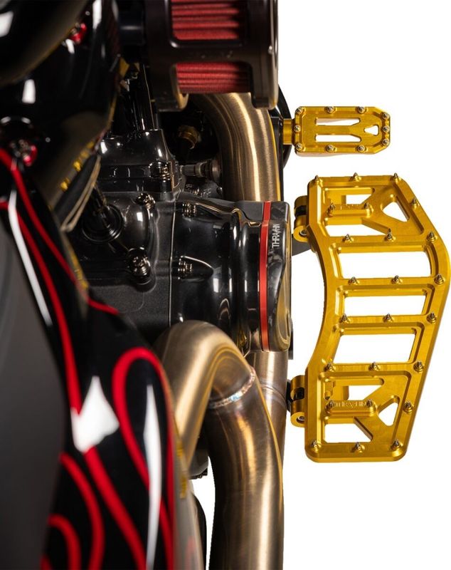 Fotplattor Thrashin Supply Aggressor Bagger H-D 72-upp guld