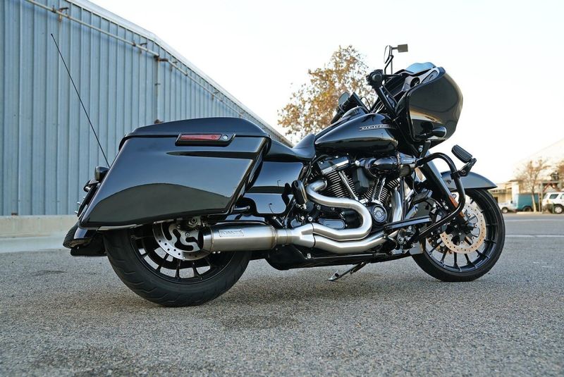 Avgassystem Bassani Xhaust 2 into-1 Mid-Length FL17 2-1 rostfri Touring 17-upp
