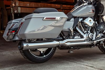 Avgassystem S&S 2 into-1 GNX 49 State Touring 17-upp krom