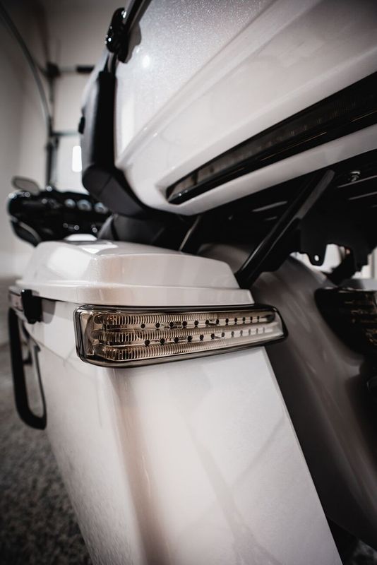 Glas Custom Dynamics ProBEAM Tour-Pak LED rökfärgad FLHTK 14-24