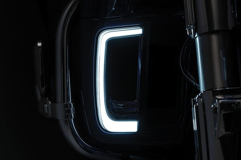 Insatser Kuryakyn Tracer Fairing LED nedre Touring 14-24, Trike 14-21 KUR5063