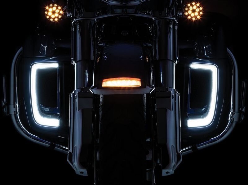 Insatser Kuryakyn Tracer Fairing LED nedre Touring 14-24, Trike 14-21 KUR5063
