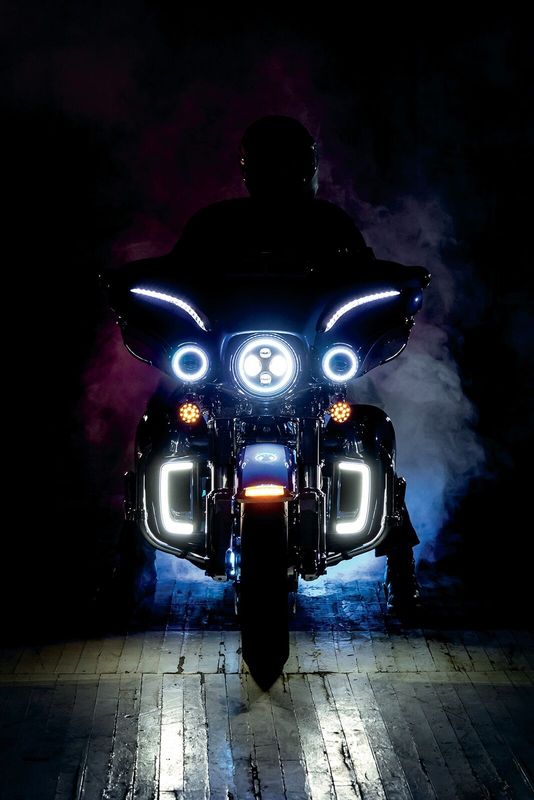 Insatser Kuryakyn Tracer Fairing LED nedre Touring 14-24, Trike 14-21 KUR5063