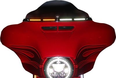 List vindruta Custom Dynamics Genesis 4 Dynamic Batwing LED Touring 96-06 krom