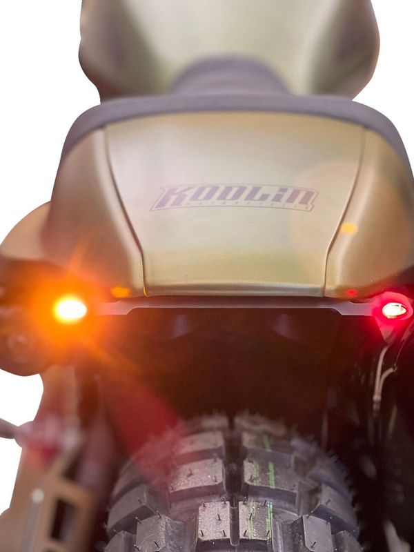 Ljusramp med baklykta/blinkers Kodlin svart RH1250S Sportster S 21-26 K68499