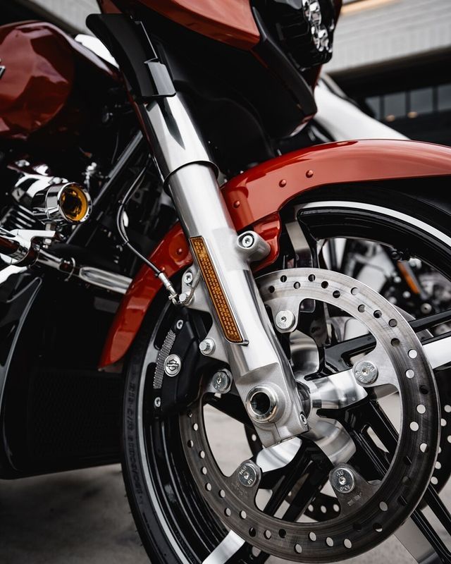 Fästen Custom Dynamics krom