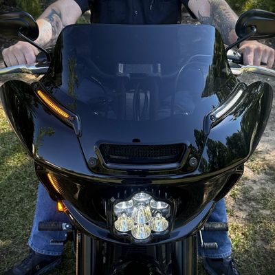 List vindruta Custom Dynamics Rider LED förare blank vit Softail 22-upp